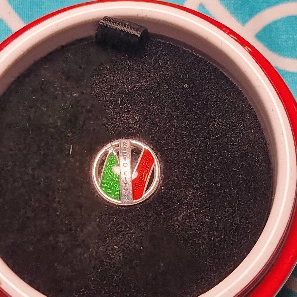 PANDORA 2019 CHRISTMAS CHARM WITH RADIO CITY MUSIC HALL® BOX